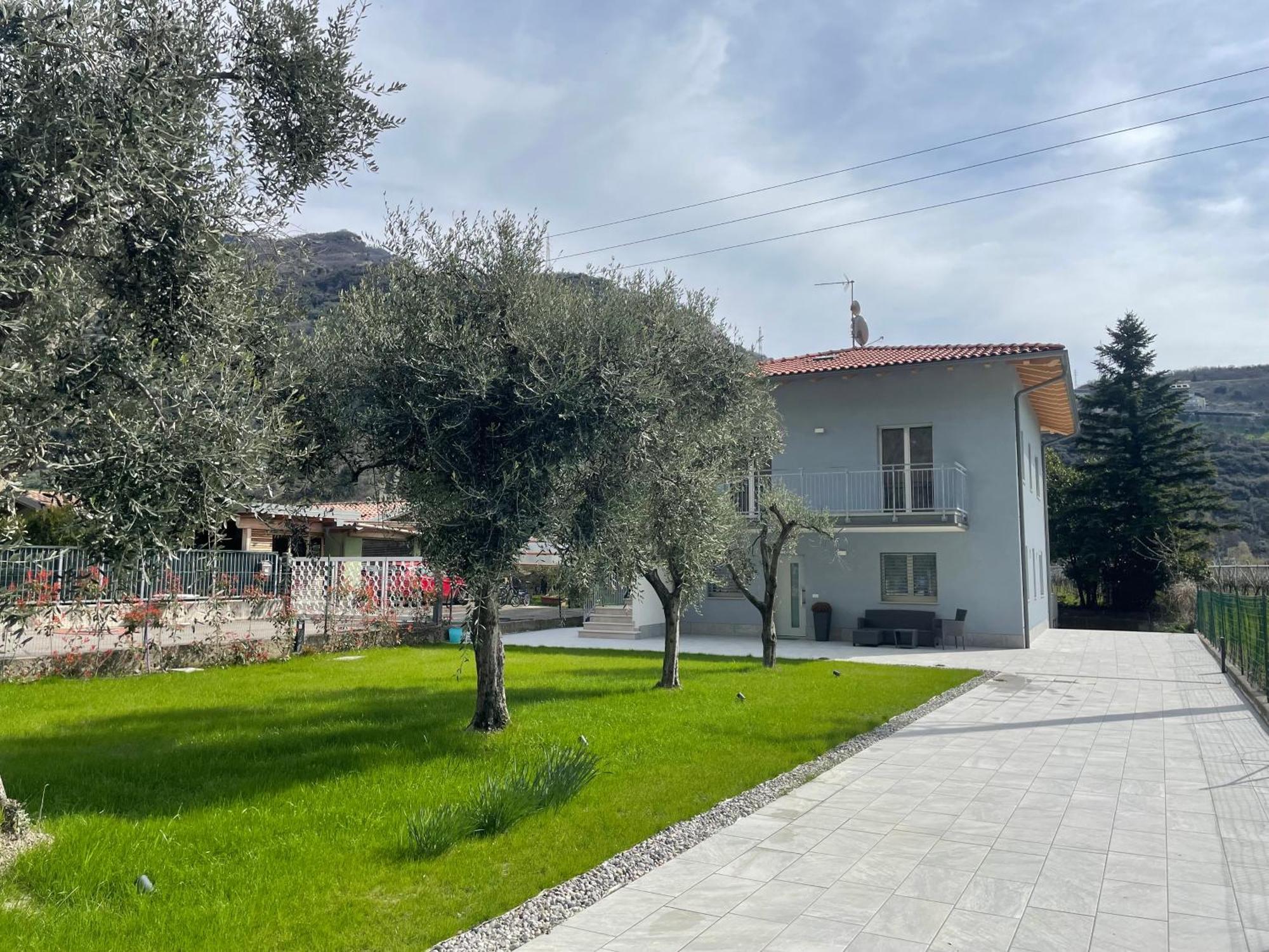 Bed and Breakfast Lotus Garda Riva del Garda Esterno foto